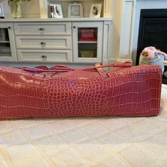 NWOT Liz Claiborne Pink Croc Embossed Vegan Leather Shoulder Bag - Picture 11 of 11